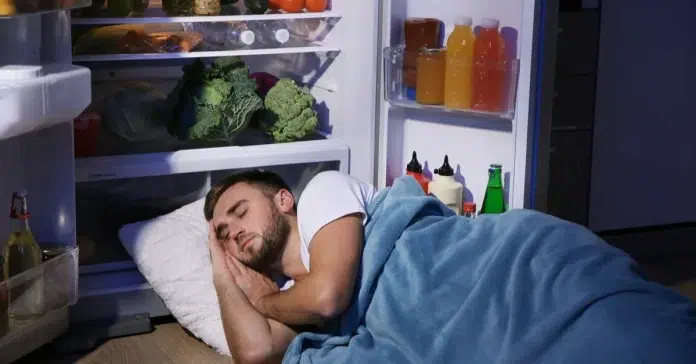 كيف تحصل على نوم أفضل من خلال تناول الأطعمة والمشروبات الصحيحة؟