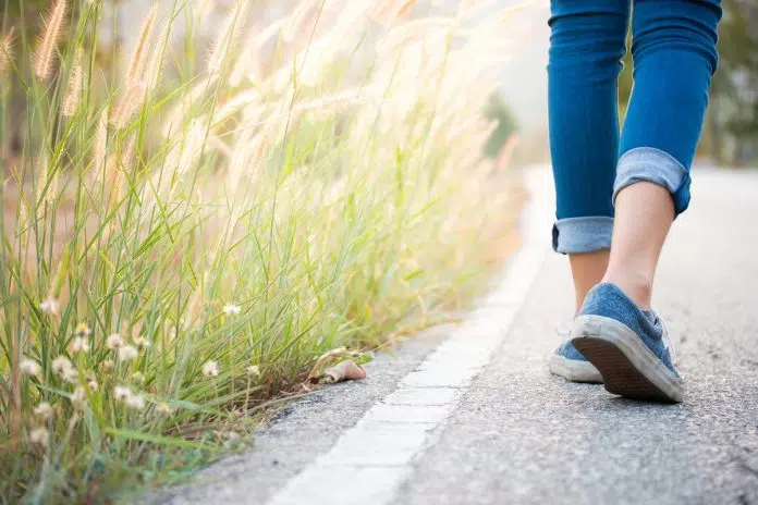 المشي 4000 خطوة يوميًا: فوائد مذهلة لصحة أفضل