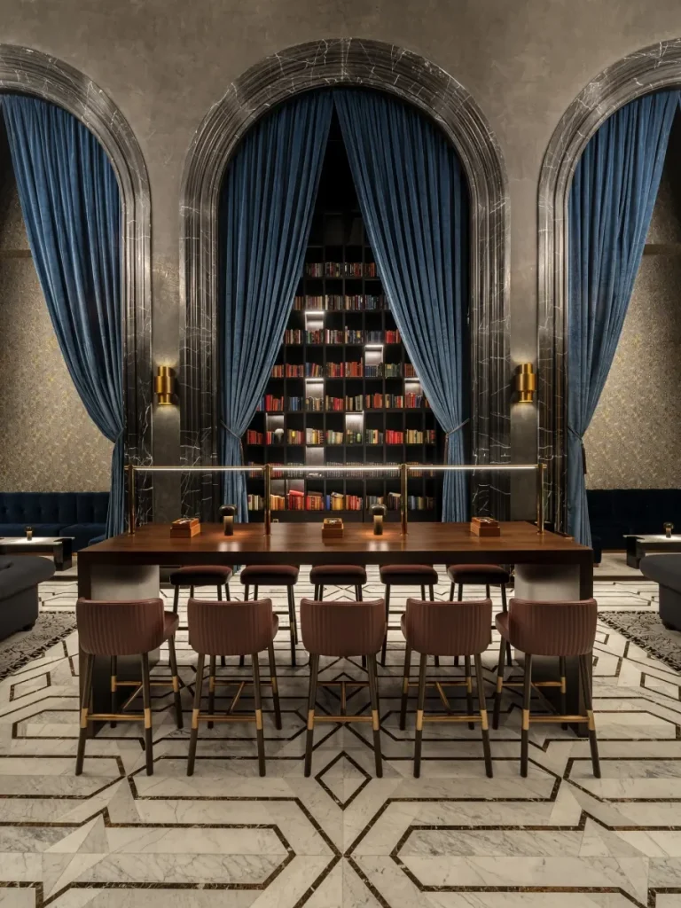 خمسة تجارب لا يجب أن تفوّتها هذا الصيف في رافلز وفيرمونت الدوحة