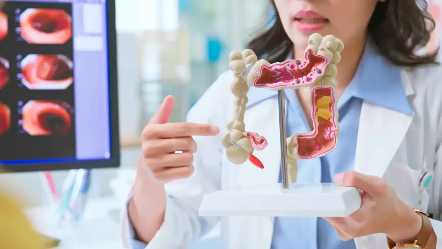 أربعة علامات تدل على سرطان الأمعاء يجب مراقبتها