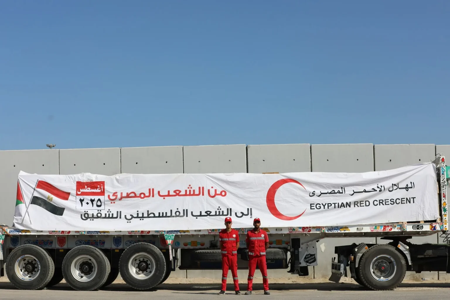 قافلة «زاد العزة» تنقل 3450 طنًا من المساعدات الغذائية والطبية إلى غزة