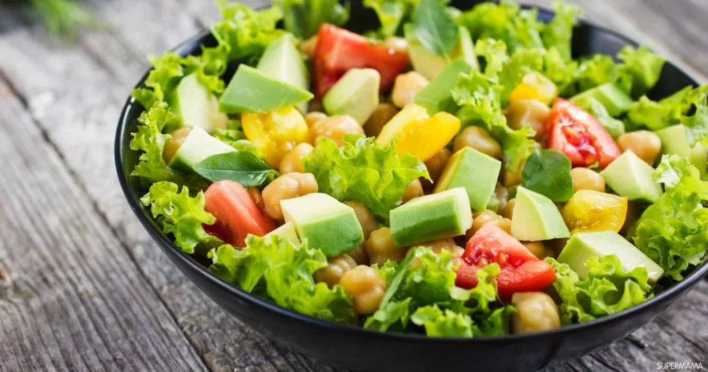 تأثير مذهل لتناول طبق سلطة يومي على صحتك