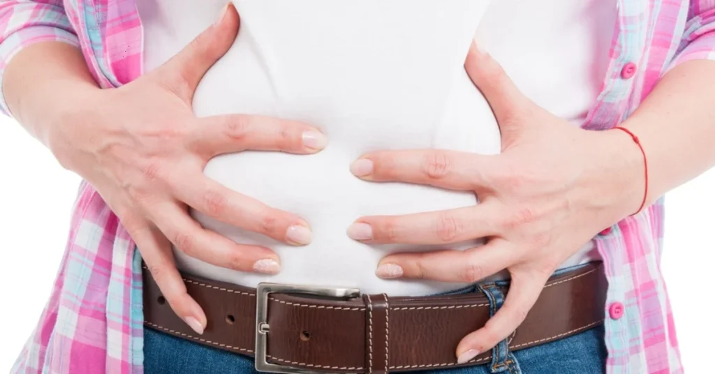 علاجات منزلية طبيعية للتخلص من انتفاخ البطن