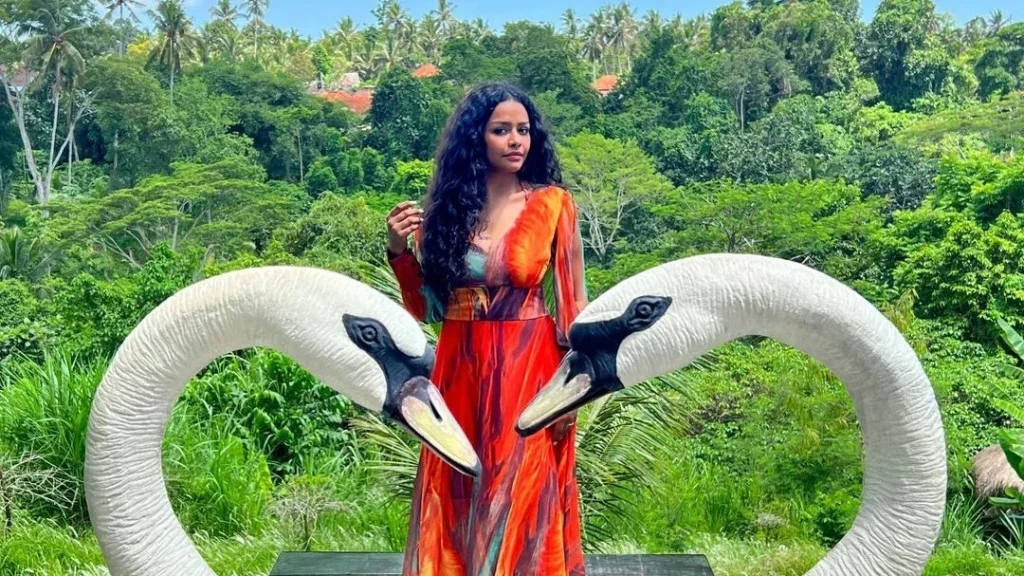 برفقة زوجها.. أسماء أبو اليزيد تثير إعجاب جمهورها