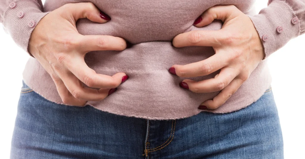 ما أسباب بروز البطن وكيفية علاجه