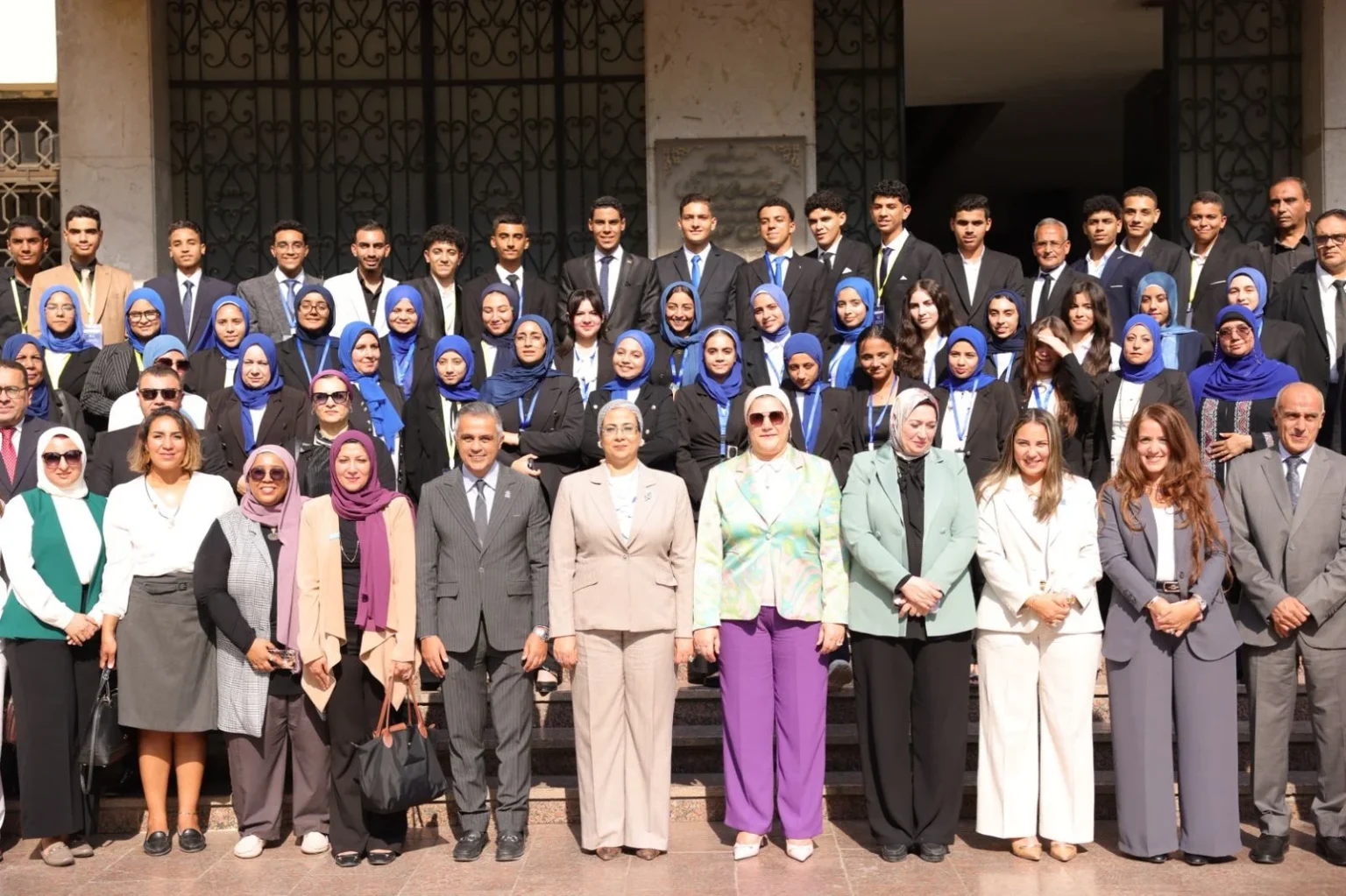 أمل عمار تشارك في جلسة نقاشية ضمن المعسكر التدريبي لبرنامج قادة مدارس الجمهورية