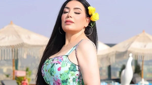 تتجاوز 300 ألف جنيه.. عبير صبري تتألق بإطلالة ملفتة