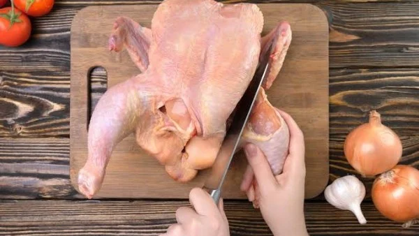 نشرة المرأة والمنوعات: اضطراب نفسي يهدد الرجال المولودين في هذه الأشهر
أنواع دجاج لا ينبغي تناولها أبداً