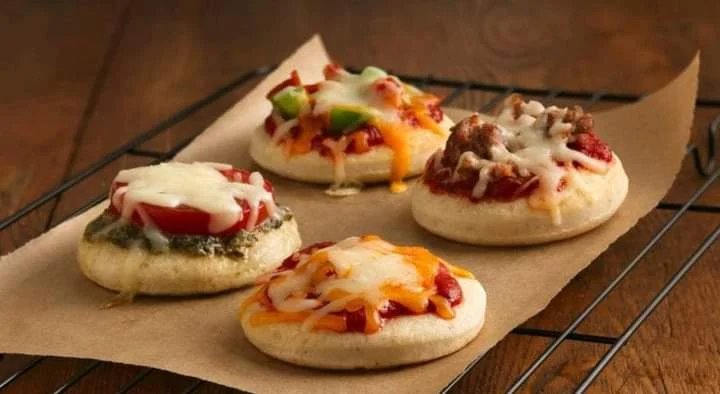 طريقة تحضير ميني بيتزا لعلبة الغداء المدرسية