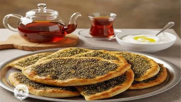 فطور شهي ومتنوع: مناقيش الزعتر بأسلوب الشيف فاطمة أبو حاتي