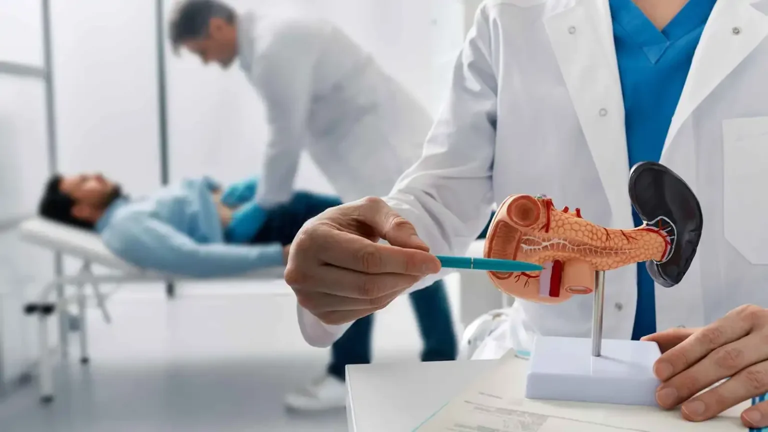 ما الصلة بين ميكروبات الفم وزيادة خطر الإصابة بالقاتل الصامت؟