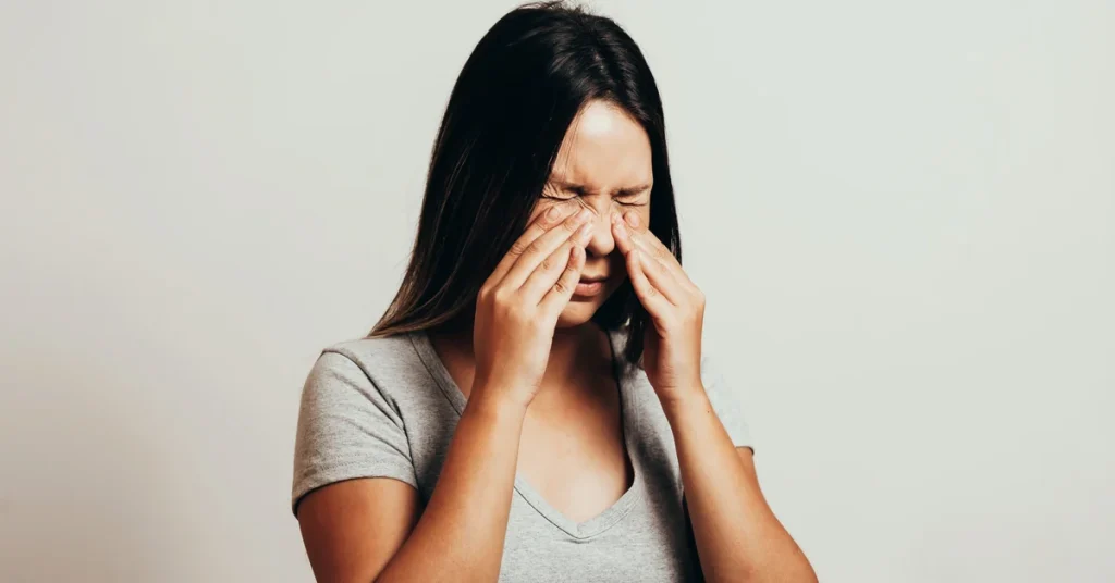 التهابات الجيوب الأنفية وتغير الطقس: الأسباب والأعراض والوقاية