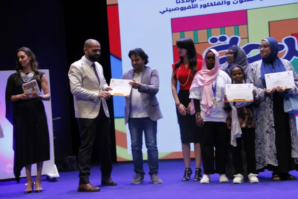 أطفال السجينات يتوجون بالجائزة الأولى في مسابقة سوق الحرف اليدوية ضمن ملتقى أولادنا