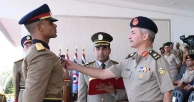 القوات المسلحة تحتفل بتخريج دفعة 162 من ضباط الصف المعلمين 1 afkarjadida.com 20250927305942