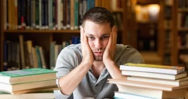 إذا كنت تشعر بالكسل طوال الوقت.. 5 حيل نفسية تعزز دافعك للمذاكرة