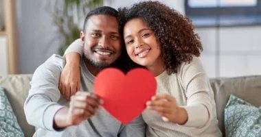 خمسة أمور لا يغفل عنها أصحاب الذكاء العاطفي في العلاقات: الدعم وقت الشدة أبرزها