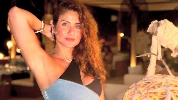 هيدي كرم تبرز أناقتها الرياضية في الجيم