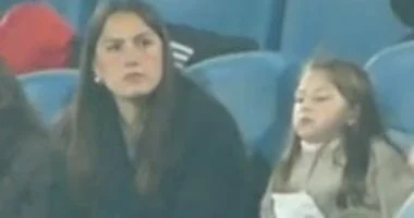 سيدات مؤثرات فى المدرجات.. زوجات ومشجعات خطفن الأضواء قبل القمة 131