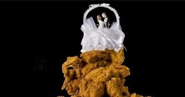 تورتة الفرايد تشيكن من أبرز كعكات الزفاف في العالم