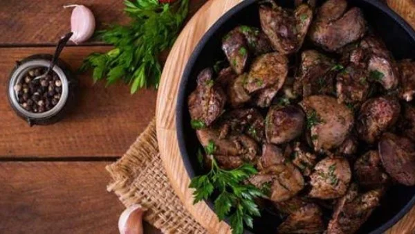 طريقة تحضير كبدة الدجاج بدبس الرمان