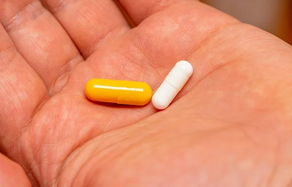 دواء لتساقط الشعر يخفي وراءه مخاطر نفسية وانتحارية