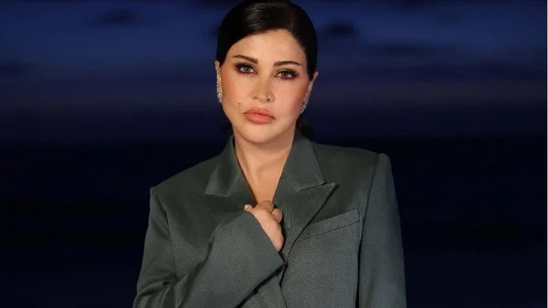 جومانا مراد تتألق ببدلة وحقيبة بقيمة 900 ألف جنيه