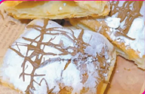 بغاشة بالشوكولاتة والسكر البودرة