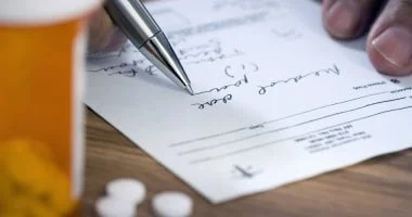 المحكمة العليا الهندية تأمر الأطباء بتحسين خطهم في الروشتات - أفكار جديدة