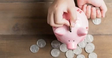 إزاي تعلمي طفلك يدير مصروفه اليومي؟ 