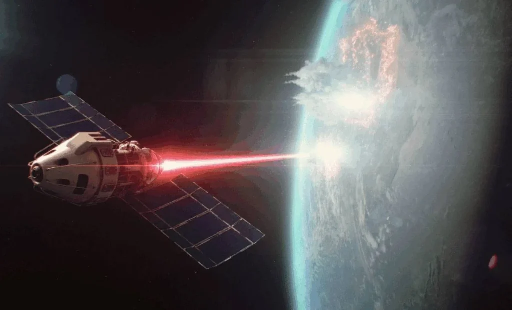 لأول مرة في التاريخ.. شعاع ليزر يحتضن القمر في وضح النهار