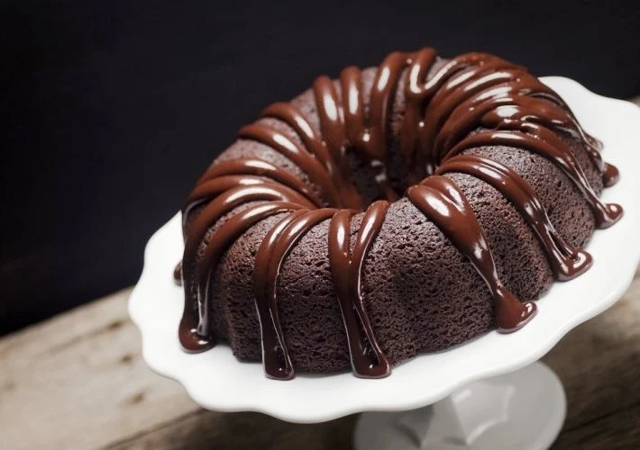 أسهل طريقة لعمل كيكة الشيكولاتة في دقائق بطعم لا يُقاوم