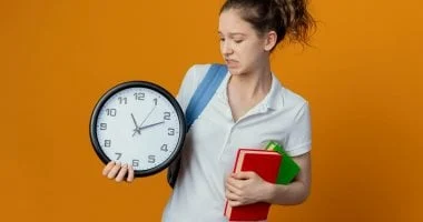 4 خطوات بسيطة لموازنة بين الدراسة وأنشطتهم المتنوعة