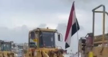 مصر تضغط لدخول الجرافات إلى غزة لضمان وصول المساعدات