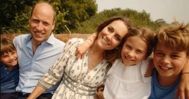 الأمير ويليام يشرح سبب منع أطفاله من الهواتف ويتجنب أخطاء والديه