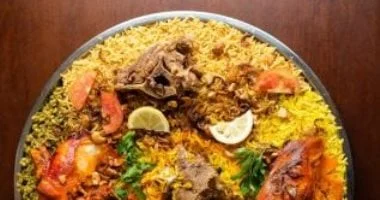 أرز بالمكسرات في البيت: وصفة شهية وسهلة 