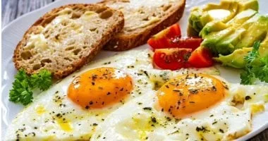 دراسة توضح مخاطر تخطي وجبة الإفطار على الشرايين 