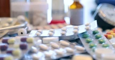 10 أدوية لا يجب التوقف عنها دون استشارة الطبيب