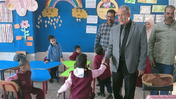 وكيل التعليم بأسيوط: اتقوا الله في عملكم ومسؤوليتكم عن ضعف الطلاب