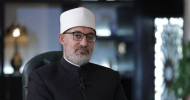 المفتي يحسم جدل عدم مناداة امرأة باسمها ويرد على زعم عورة صوت نساء 