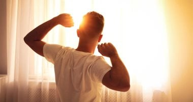 خطوات للاستيقاظ بنشاط صباحا بدون منبه 