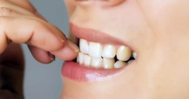 احذر.. عادة قضم الأظافر قد تؤدي إلى توقف القلب والتهاب الشغاف المعدى