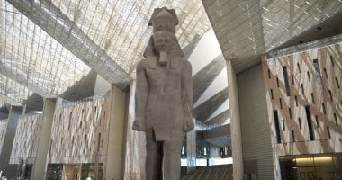 تزين المتحف المصري الكبير 500 قطعة من مكتشفات مقبرة توت عنخ آمون