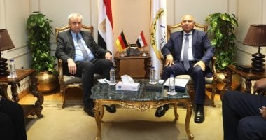 افتتاح مصنع متخصص في تصنيع الضفائر الكهربائية بمدينة الروبيكي للجلود