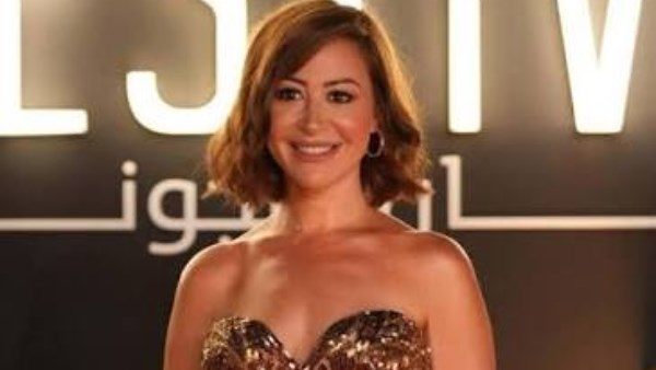 بعد زواجها منة شلبي تخطف الأنظار بإطلالات راقية في مهرجان الجونة 2025