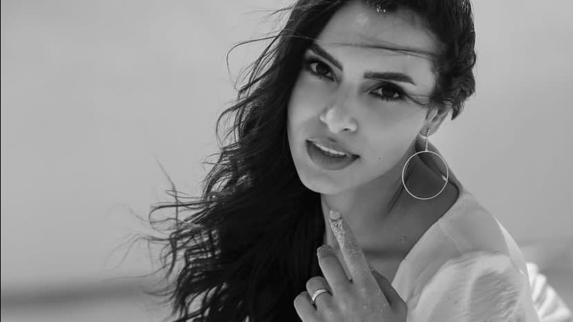 كارمن سليمان تتألق بفستان لامع