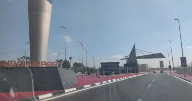 محافظة القاهرة تزين طريق المطار لاستقبال ضيوف افتتاح المتحف المصري