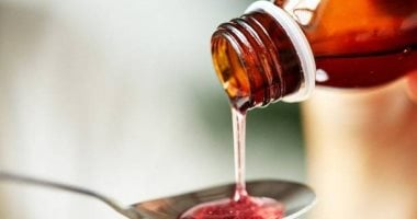 أشهر إضافات الأمهات على أدوية الأطفال: ضارة أم مفيدة؟