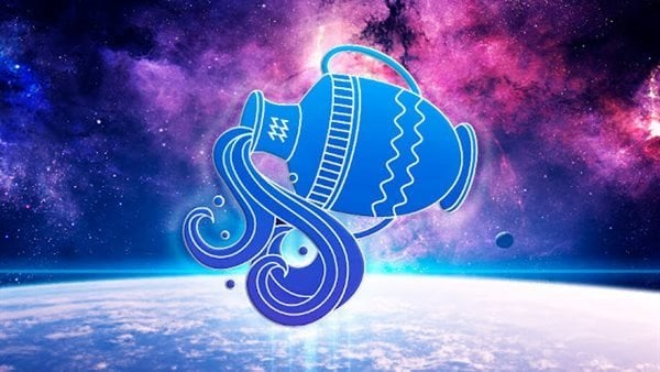 برج الدلو حظك اليوم: وضوحك مع الشريك يعزز الثقة