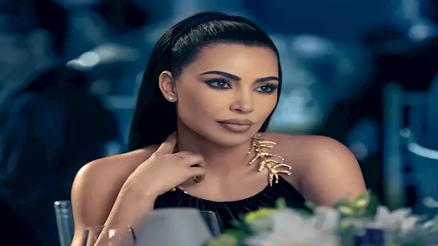 كيم كارداشيان وتمدد الأوعية في الدماغ: الأسباب والأعراض