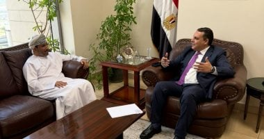 رئيس التمثيل التجاري يفتتح تدريب الملاحق التجاريين العمانيين